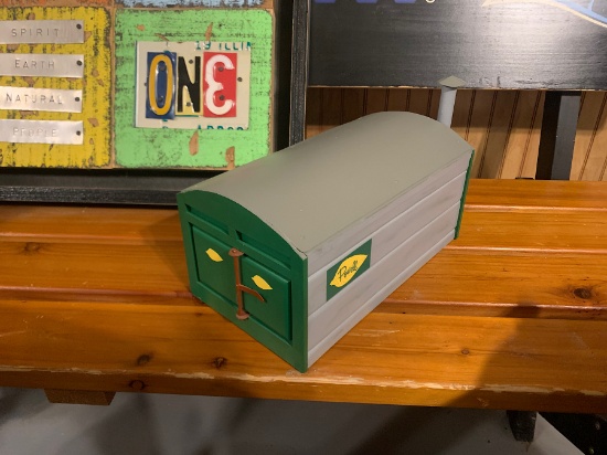 Powell Model Tobacco Barn