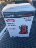 New Simpson 2100 PSI Pressure Washer