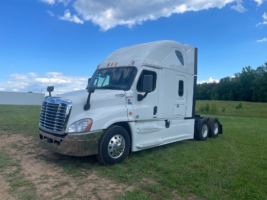 2014 Freightliner Cascadia Sleeper (Title)