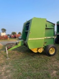John Deere 335 Round Baler