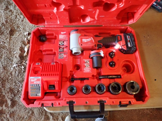 Milwaukee10T  1/2" - 2" Knockout Tool