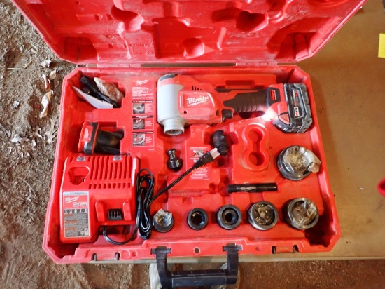 Milwaukee10T  1/2" - 2" Knockout Tool
