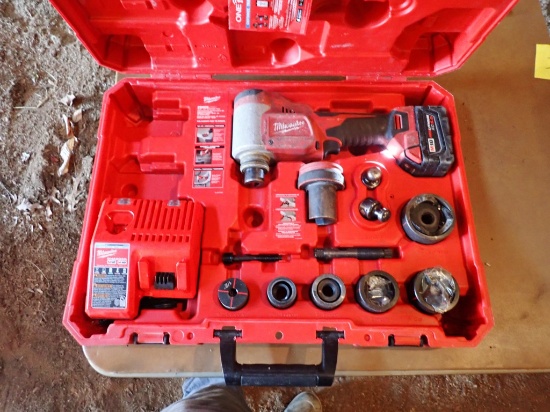 Milwaukee10T  1/2" - 2" Knockout Tool