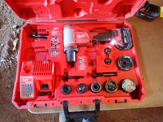 Milwaukee10T  1/2" - 2" Knockout Tool
