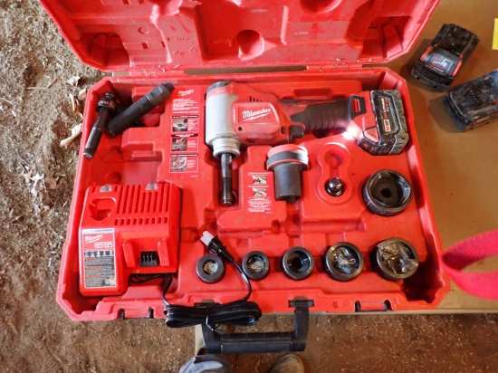 Milwaukee10T  1/2" - 2" Knockout Tool
