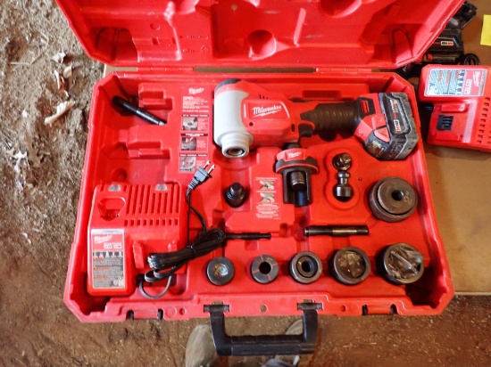 Milwaukee10T  1/2" - 2" Knockout Tool
