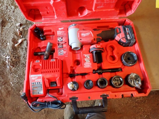 Milwaukee10T  1/2" - 2" Knockout Tool