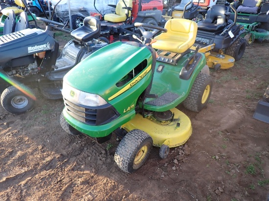 John Deere LA115 Riding Mower