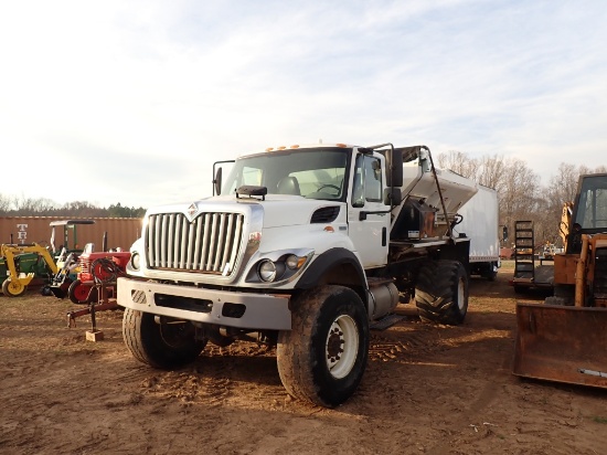 2015 International Spreader Truck