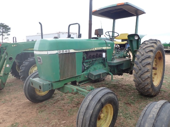 John Deere 2840