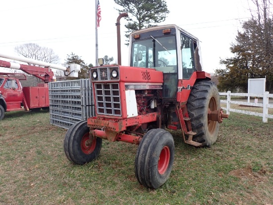 International 1586