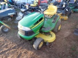 John Deere LA115 Riding Mower