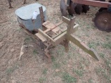 One Point Cole Planter With Two Scratchers
