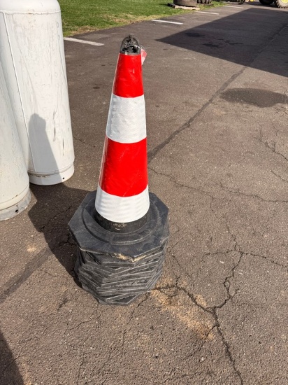 10 Traffic Cones