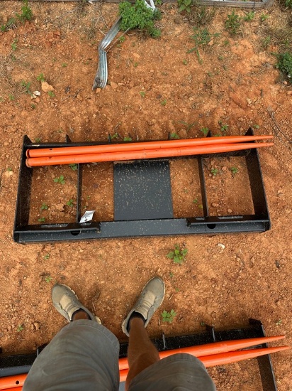 Pabreak Quick Attach Dual Prong Bale Spear