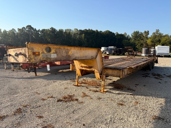 5th Wheel 30' Equipment Trailer (Title)