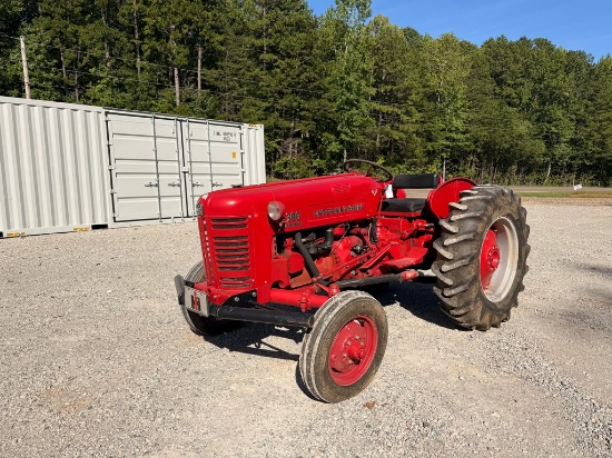 International 300 Utility Tractor