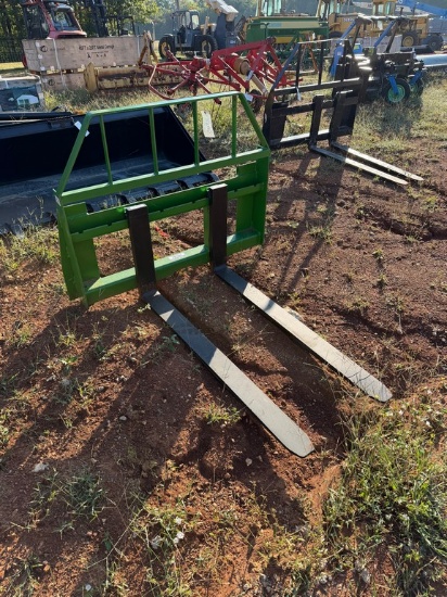 Kivel John Deere 3500LB Pallet Forks