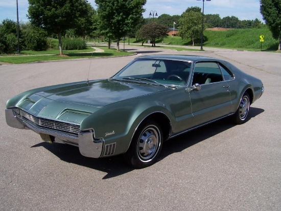 1966 OLDSMOBILE TORONADO COUPE