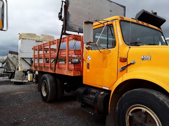 96 INTL 4700 CRASH CUSHION TRUCK