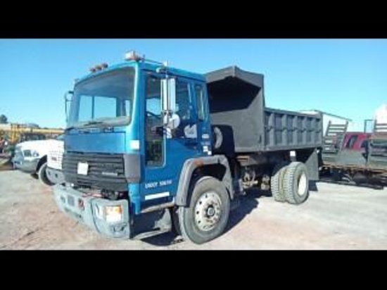 1993 VOLVO DUMPTRUCK