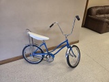 BICYCLE BLUE - 22 % BUYER'S PREMIUM