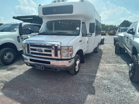 2011 FORD ECONOLINE COMMERCIAL CUTAWAY E-450 SUPER DUTY DRW