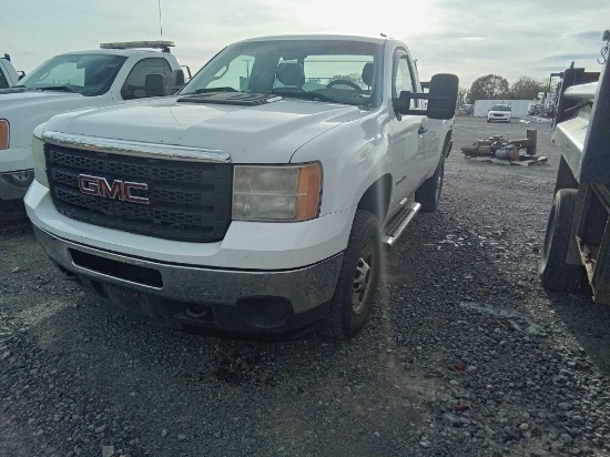 2013 GMC Sierra 2500HD 4WD Reg Cab 133.7" Work Truck