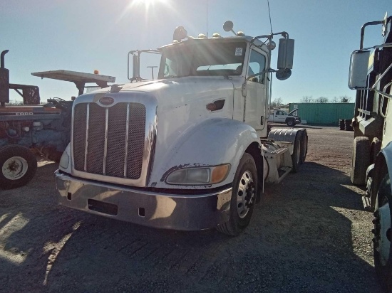 2008 Peterbilt Daycab Road Tractor
