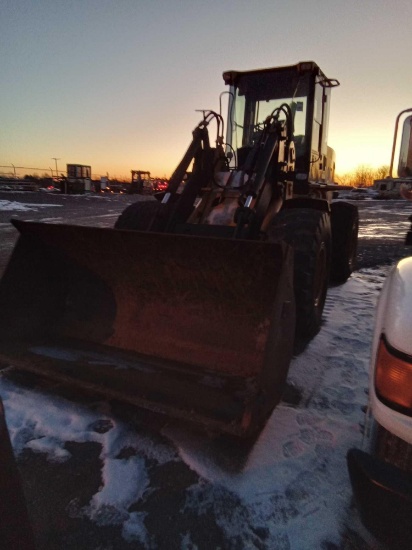 CATERPILLER WHEEL LOADER W BUCKET