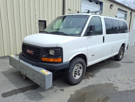 2014 GMC SAVANA PASSENGER RWD 3500 135" LS W/2LS