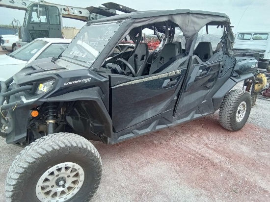 2023 CAN AM COMMANDER