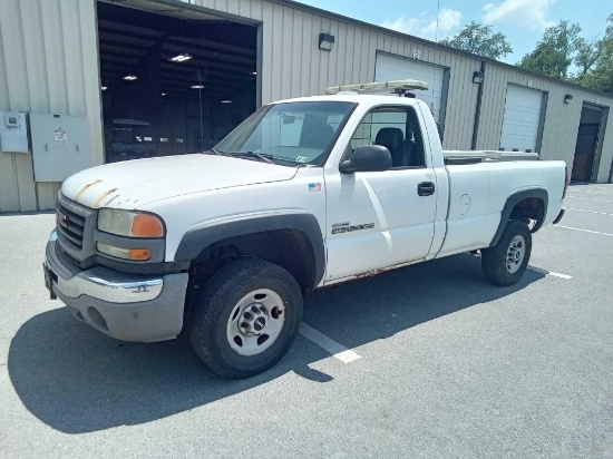2006 GMC SIERRA 2500 HD PICKUP TRUCK