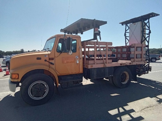 1996 INTL. 4700 INTERNATIONAL CRASH CUSHION