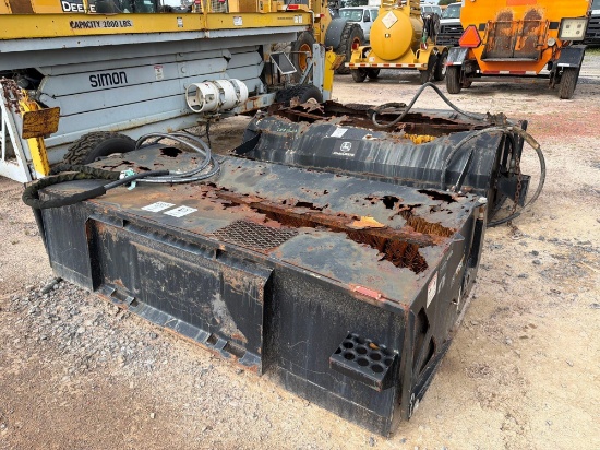 2018 JOHN DEERE ATTACHMENT BROOM (R18321 05)