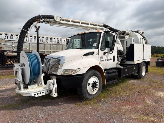 2002 INTERNATIONAL 4300 VACUUM TRUCK