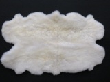 BRAND NEW WHITE SHEEP HIDE RUG