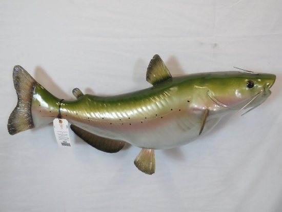 XL REPRODUCTION CATFISH