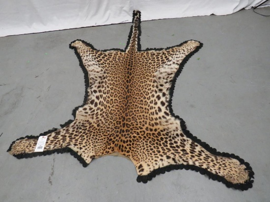 LEOPARD HIDE RUG *NO HEAD* *TX RESIDENTS ONLY*