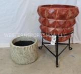 2 LARGE CLAY POTS, W/STAND (2x$)
