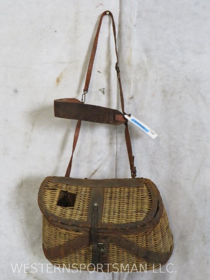 Vintage Trout Creel Fly Fishing Wood Woven Fish Basket NOT TAXIDERMY