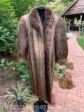 Beautiful , FULL Length, BEAVER fur coat ! Med-Lg, size, Excellent condition... non Taxidermy