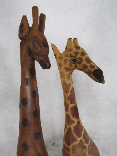 2 Wooden Giraffe Figurines (2X$) TAxIDERMY