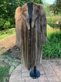 Beautiful, natural Beaver fur coat with ranch Fox, collar and sleeves.. not taxidemy,