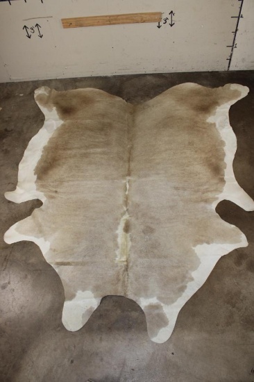 *Brand New* XXL "Champagne" and White COW HIDE