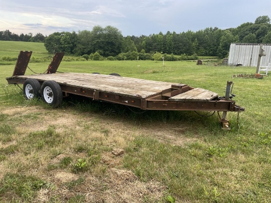 18' Heavy Duty Dual Axel Trailer w/ Ramps in Rear, 2 5/16' Coupler, Good Tires - Clear Title