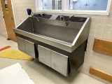 AMSCO Flexmatic Stainless Steel Sugrical Wash Station