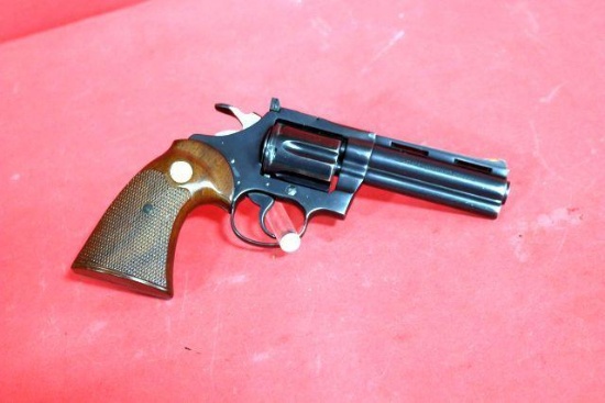 COLT DIAMONDBACK .22LR REVOLVER
