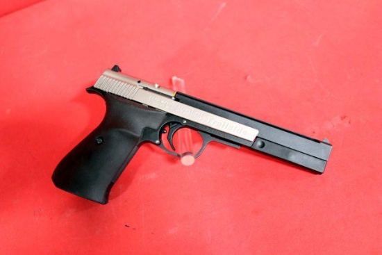 SIG ARMS TRAILSIDE .22LR SEMI AUTO PISTOL W/ 3 MAGS