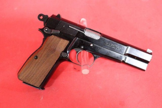 BROWNING HI POWER 9MM SEMI AUTO PISTOL W/ 4 MAGS
